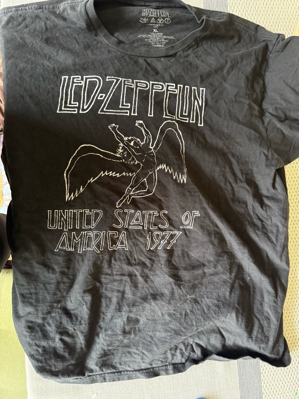 Led Zeppelin United States of America 1977 Graphic Band Tee XL